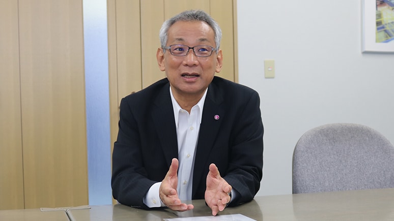 フィブイントラロジスティクス_取材中１