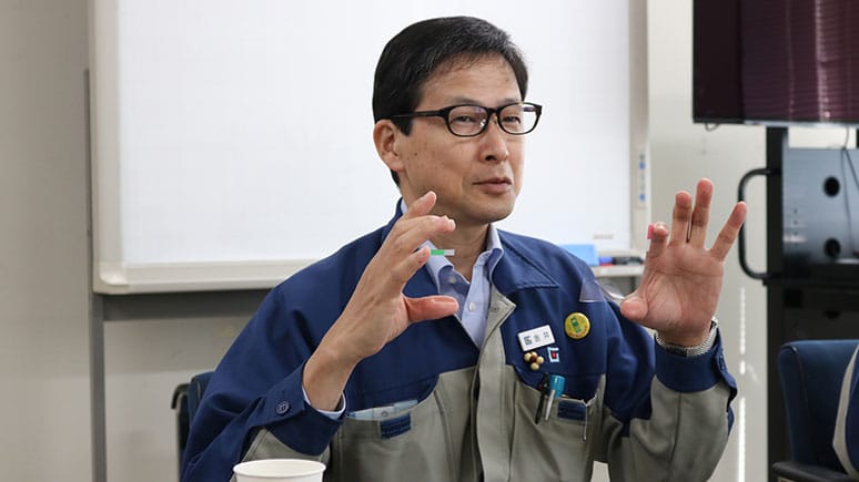 執行役員 ディスプレイ事業本部 薄膜事業部長　金井敏正様２