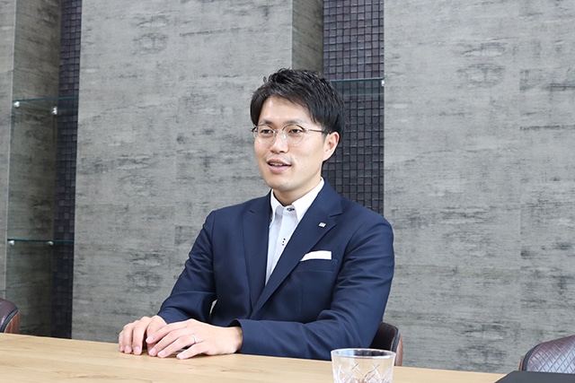 株式会社ホリゾン堀 英陽様