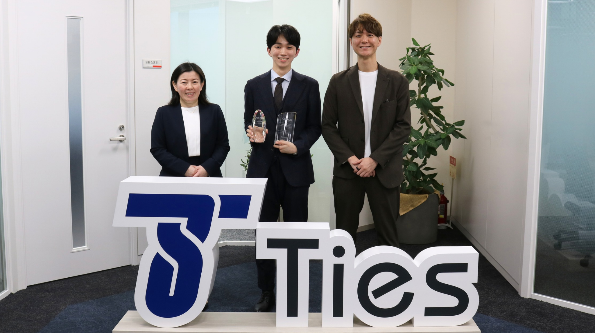 オムロン株式会社より「ベストパートナー賞」および「ベストパートナー個人賞」を受賞いたしました。